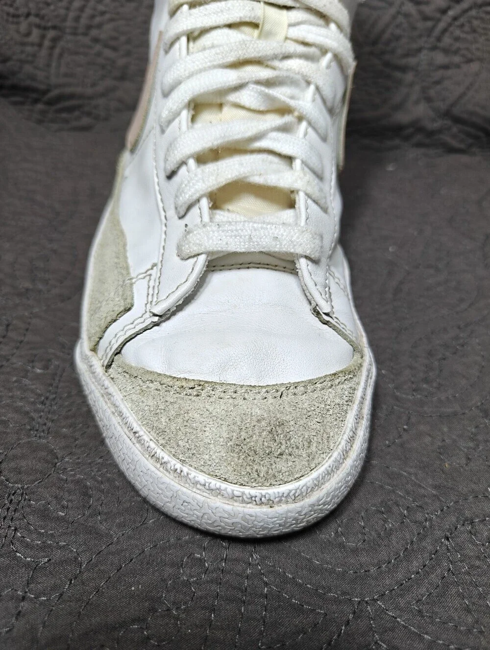 Nike Women's Blazer Mid '77 Vintage White Pink Oxford Swoosh Sneakers Size 9.5